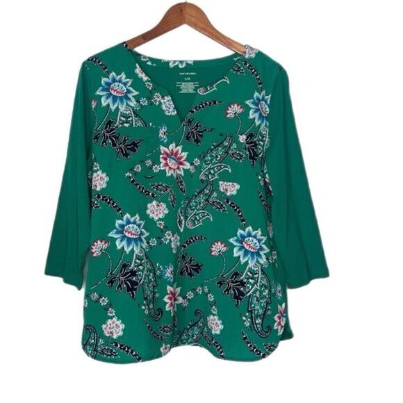Van Heusen Green Floral Print Mixed Media V-Neck Top - Picture 1 of 4